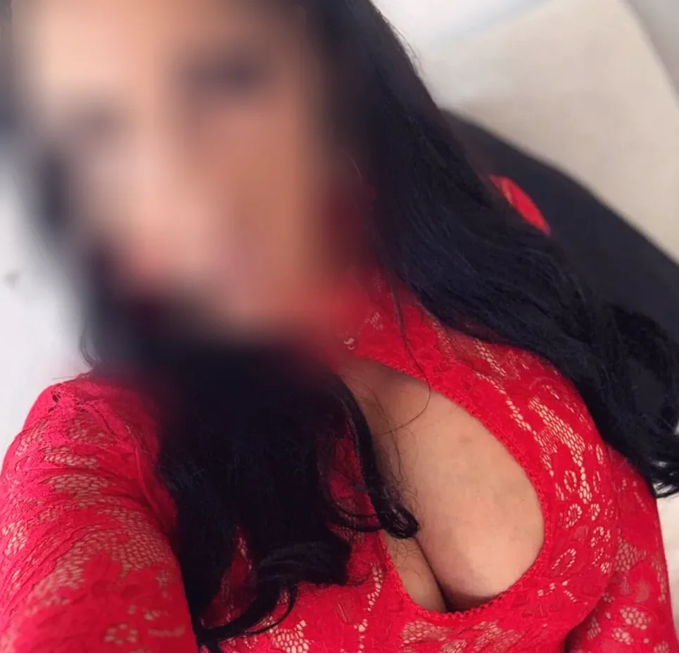 Karin, 37