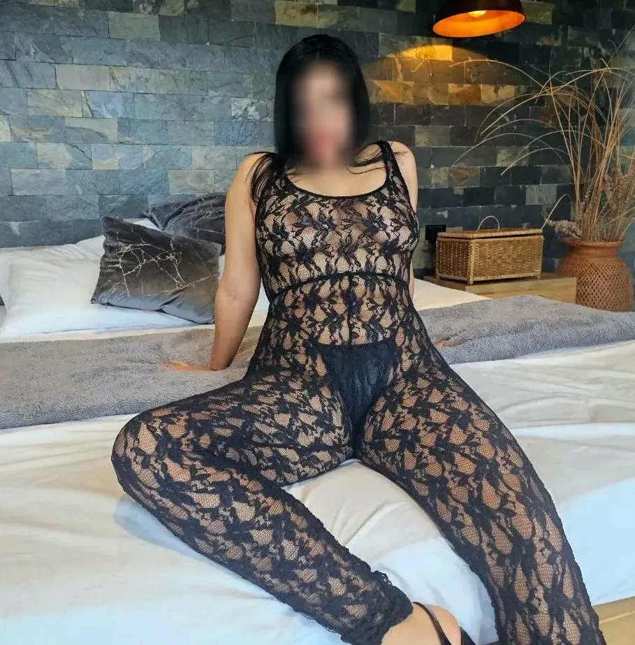 Layla, 28